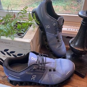 On Cloud Running women’s Athletic Shoes 7.5 EUC Shale Magnet waterproof